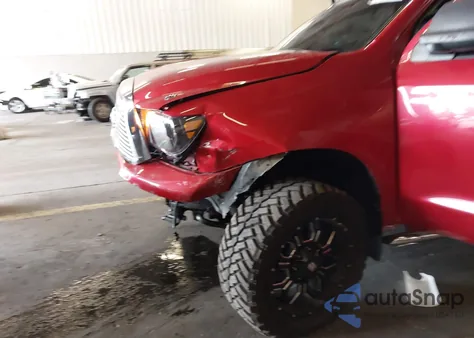 2013 Toyota Tundra Platinum 5.7L V8 z USA, uszkodzony, nr VIN 5TFHW5F18DX319464